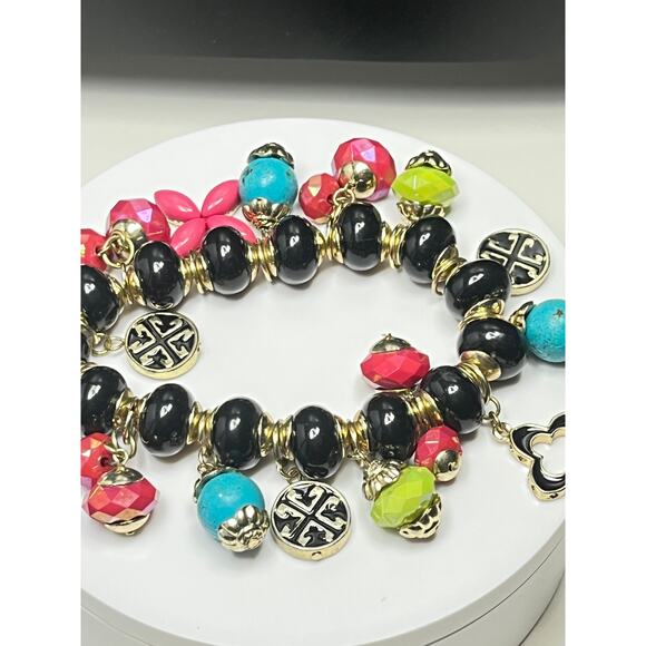 Chic Black & Gold Charm Strectch Bracelet with Maltese Cross & Quatrefoil Charms - Picture 9 of 9